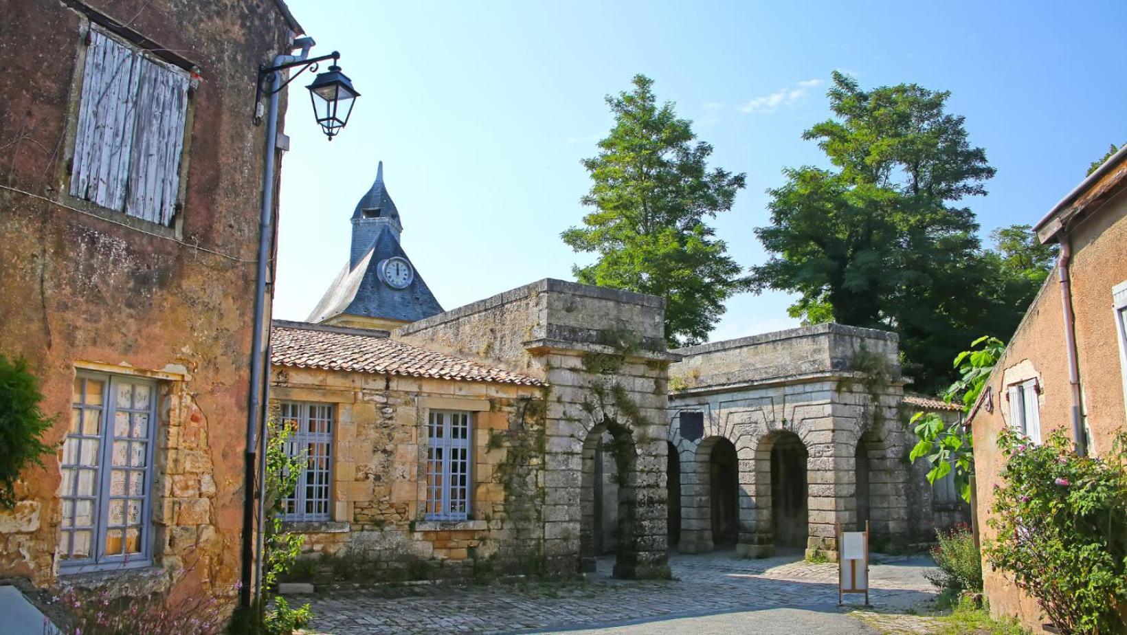 Maison Charmeilles - Gite Touristique - Coliving Fronsac  Exterior foto